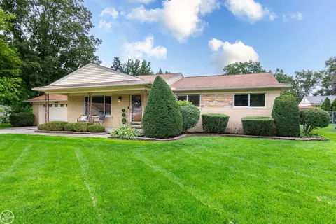 8428 Bellarine, Shelby Township, MI 48316