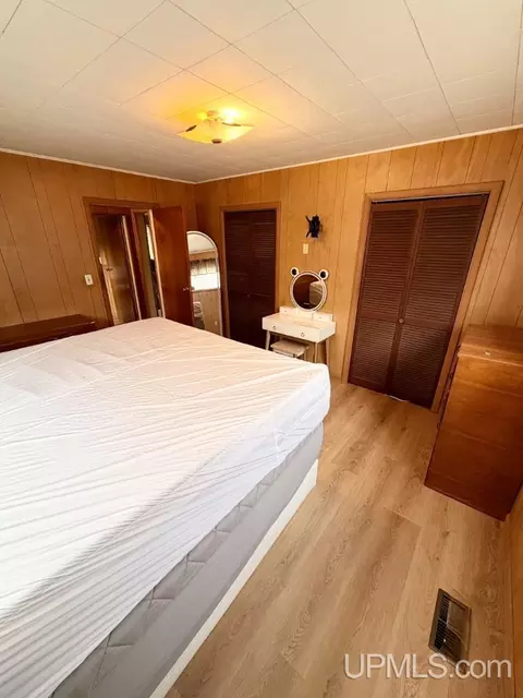 Bedroom - 727 Michigan, Ishpeming, MI 49849 photo 2 of 2