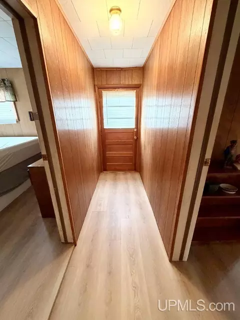Entry Way - 727 Michigan, Ishpeming, MI 49849 photo 1 of 1