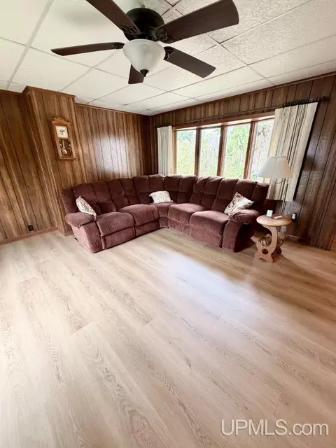 Living - 727 Michigan, Ishpeming, MI 49849 photo 2 of 3