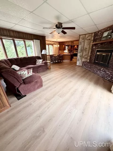 Living - 727 Michigan, Ishpeming, MI 49849 photo 3 of 3