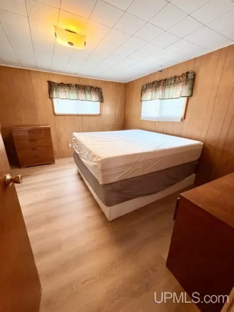 Bedroom - 727 Michigan, Ishpeming, MI 49849 photo 1 of 2