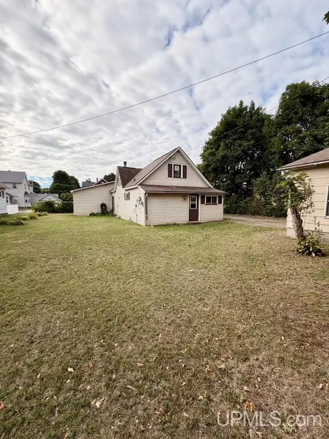Exterior - 727 Michigan, Ishpeming, MI 49849 photo 2 of 3