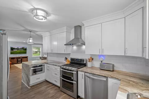 Kitchen - 7933 Turney, Monroe, MI 48161 photo 3 of 4