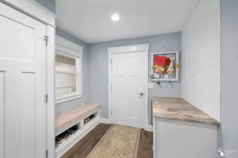 Entry Way - 7933 Turney, Monroe, MI 48161 photo 2 of 3