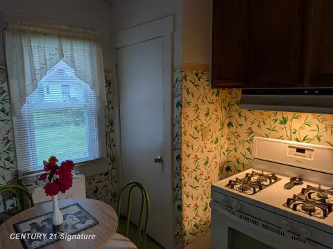 Kitchen - 1038 E Marengo, Flint, MI 48505 photo 2 of 2