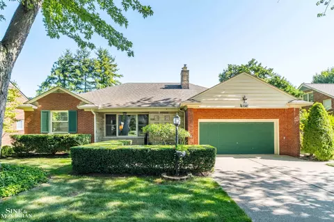 520 Hampton, Grosse Pointe Woods, MI 48236 photo 1
