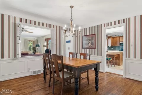 520 Hampton, Grosse Pointe Woods, MI 48236 photo 8