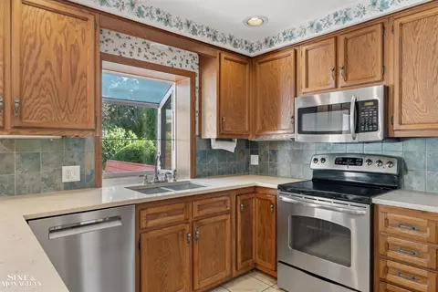 520 Hampton, Grosse Pointe Woods, MI 48236 photo 12