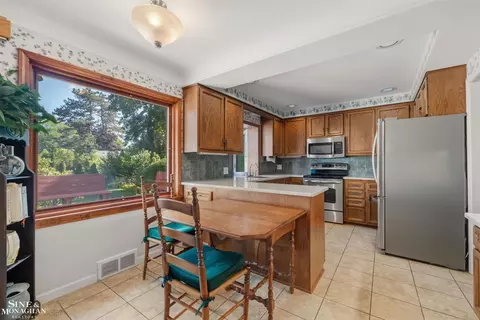 520 Hampton, Grosse Pointe Woods, MI 48236 photo 10