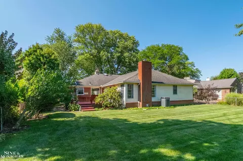 520 Hampton, Grosse Pointe Woods, MI 48236 photo 31