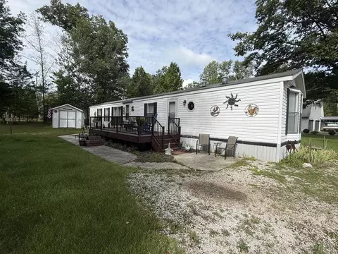Exterior - 1859 Pratt Lk, Gladwin, MI 48624 photo 3 of 10