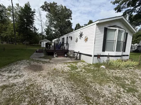 Exterior - 1859 Pratt Lk, Gladwin, MI 48624 photo 5 of 10