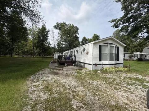 Exterior - 1859 Pratt Lk, Gladwin, MI 48624 photo 8 of 10