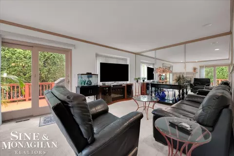 Living - 150 Kenyon, Algonac, MI 48001 photo 2 of 5