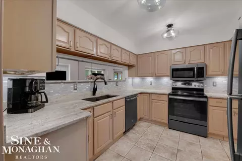 Kitchen - 150 Kenyon, Algonac, MI 48001 photo 1 of 4