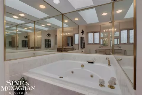 Bath - 150 Kenyon, Algonac, MI 48001 photo 2 of 4