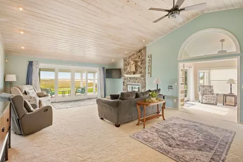 Living - 1100 Cove, Au Gres, MI 48703 photo 7 of 7