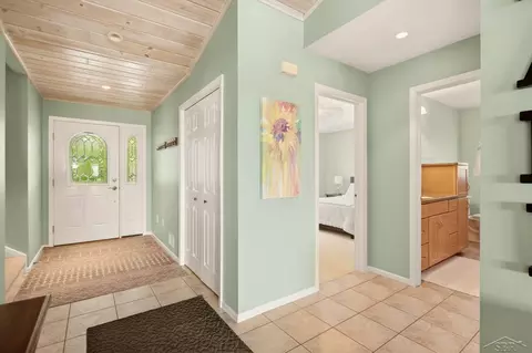 Entry Way - 1100 Cove, Au Gres, MI 48703 photo 2 of 4