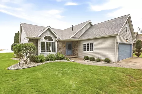 Exterior - 1100 Cove, Au Gres, MI 48703 photo 2 of 13