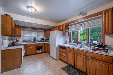 Kitchen - 820 E Main, Owosso, MI 48867 photo 1 of 4