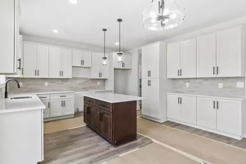 Kitchen - 45537 Gable, Macomb, MI 48044 photo 2 of 2