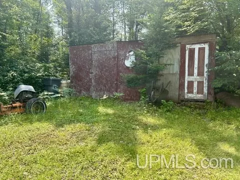 Exterior - 9000 Bear Lake Lodge Rd, Ishpeming, MI 49849 photo 4 of 6
