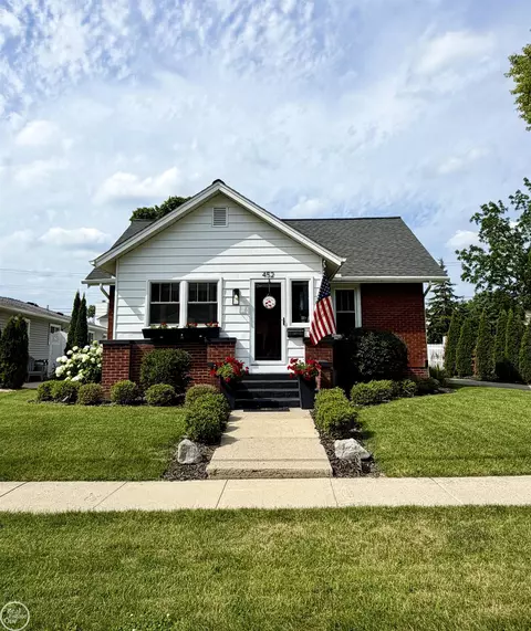 452 Maple, Plymouth, MI 48170