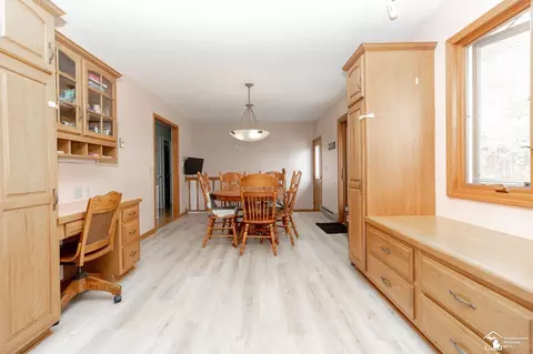 Dining - 270 E Sterns, Temperance, MI 48182 photo 1 of 3