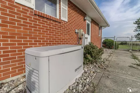 Exterior - 270 E Sterns, Temperance, MI 48182 photo 4 of 9