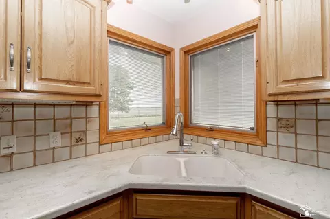 Kitchen - 270 E Sterns, Temperance, MI 48182 photo 4 of 4