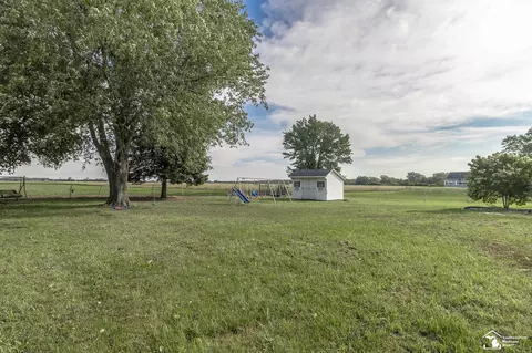 Exterior - 270 E Sterns, Temperance, MI 48182 photo 5 of 9