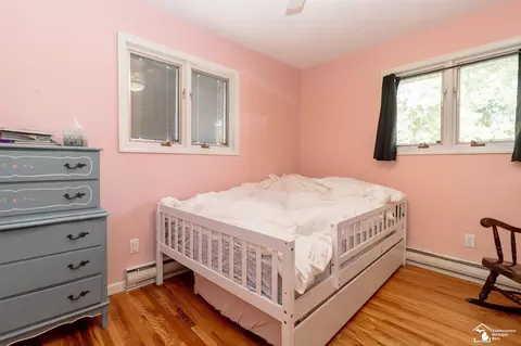 Bedroom - 270 E Sterns, Temperance, MI 48182 photo 4 of 5