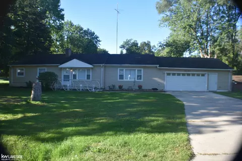 21360 Remick, Clinton Township, MI 48036