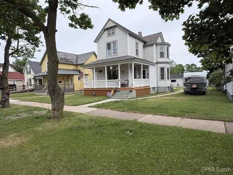 Exterior - 210 N 13th, Escanaba, MI 49829 photo 3 of 11