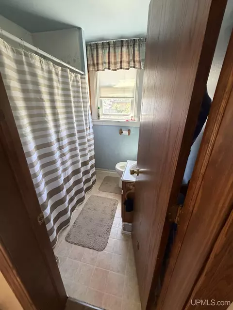 Bath - 210 N 13th, Escanaba, MI 49829 photo 2 of 4
