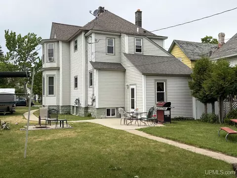 Exterior - 210 N 13th, Escanaba, MI 49829 photo 2 of 11