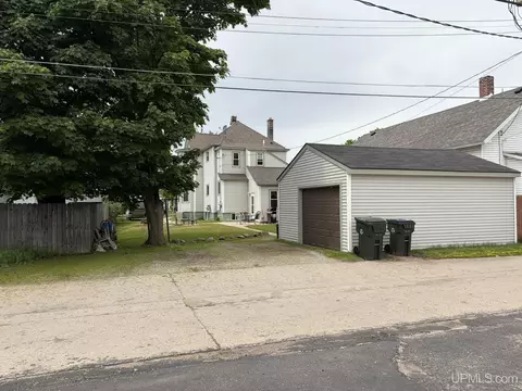 Exterior - 210 N 13th, Escanaba, MI 49829 photo 9 of 11