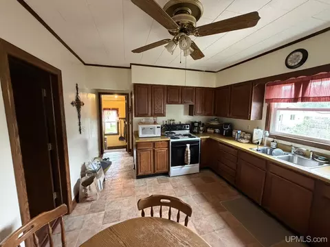 Kitchen - 210 N 13th, Escanaba, MI 49829 photo 4 of 4