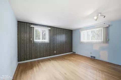 Bedroom - 402 Roland, Grosse Pointe Farms, MI 48236 photo 10 of 11