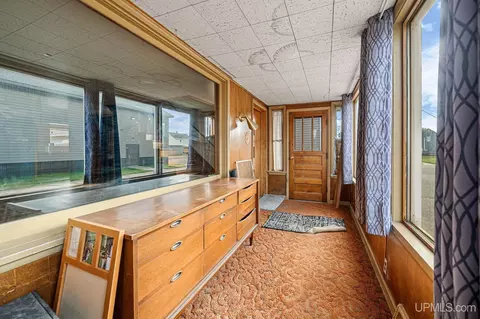 Entry Way - 327 Bank, Ishpeming, MI 49849 photo 1 of 2