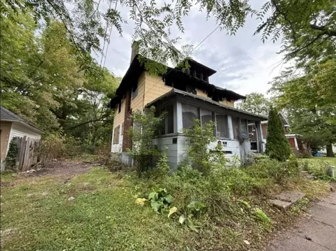 Exterior - 915 Burt, Saginaw, MI 48607 photo 4 of 7