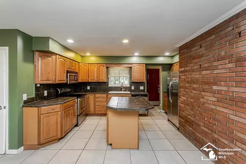 Kitchen - 7679 Apache, Temperance, MI 48182 photo 2 of 8