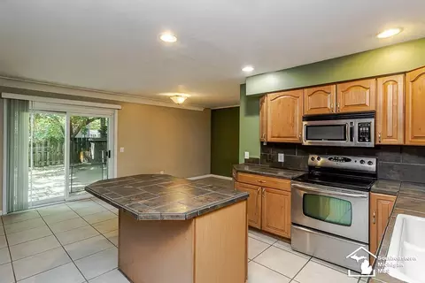 Kitchen - 7679 Apache, Temperance, MI 48182 photo 7 of 8