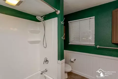Bath - 7679 Apache, Temperance, MI 48182 photo 3 of 3
