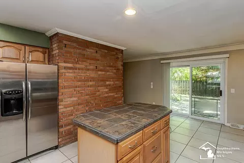 Kitchen - 7679 Apache, Temperance, MI 48182 photo 5 of 8