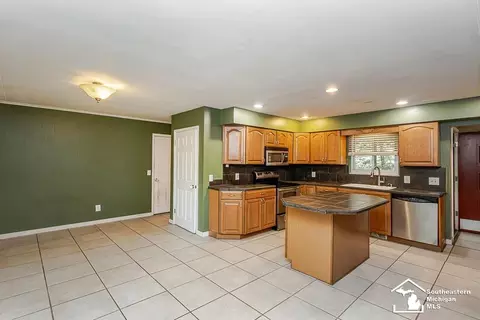 Kitchen - 7679 Apache, Temperance, MI 48182 photo 1 of 8