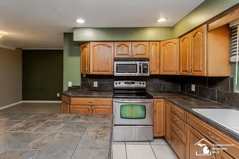 Kitchen - 7679 Apache, Temperance, MI 48182 photo 8 of 8