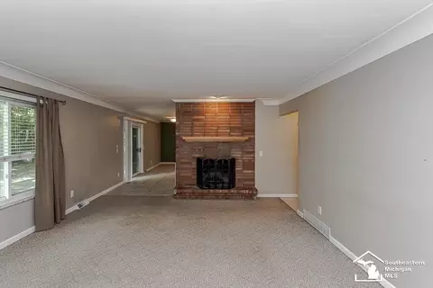 Living - 7679 Apache, Temperance, MI 48182 photo 4 of 5