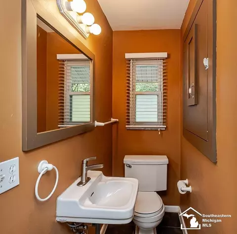 Bath - 7679 Apache, Temperance, MI 48182 photo 1 of 3